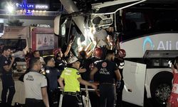 Adana’da yolcu otobüsü kaza yaptı: 11 kişi yaralandı