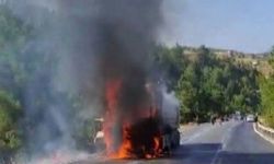 Andırın yolunda kamyon yangını: Alevlere teslim oldu