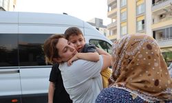 Batan feribottan mucize kurtuluş: Camı kırıp hamile kadın ve çocukları çıkardı