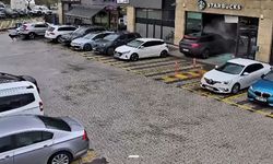 Çekmeköy’de korkutan kaza: Kontrolden çıkan cip kafeye daldı