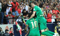 Diyarbakır'da nefes kesen mücadele! Amedspor Beşiktaş'ı devirdi!