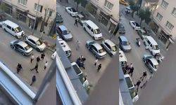 Yol ortasında meydan kavgası!  Trafik durdu, Yumruklar konuştu