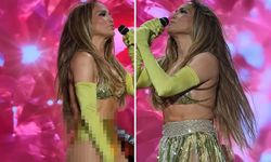 Jennifer Lopez’in zor anları: Kostümü kaydı, şovu dansçısı kurtardı!