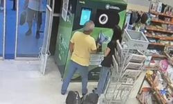 Market içi kameraya yansıdı: Yardım isterken bir anda yere yığıldı