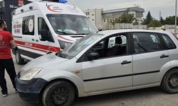 Kahramanmaraş’ta sağlık ekibine kaza şoku: Ambulans otomobille çarpıştı