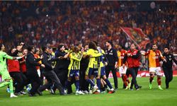 Derbi bitti ortalık karıştı! Polis futbolcuları zor ayırdı