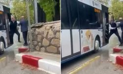 Elazığ’da şemsiye ve yumrukların havada uçuştuğu kavga