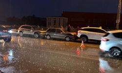 Erzincan’da sağanak yağış kazaya neden oldu: 5 araç çarpıştı