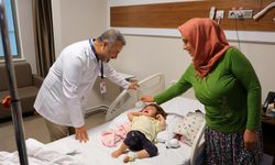 Kahramanmaraş’ta Tıp dünyasını şaşırtan ameliyat: 1 yaşındaki bebekten dev taş çıkarıldı!