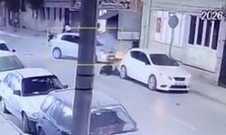 Kamera her anı kaydetti: Motosikletli havaya fırlayıp başka araca çarptı