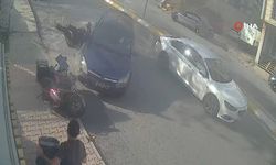 Kontrolden çıkan otomobil motosikletliye ve yayaya çarptı