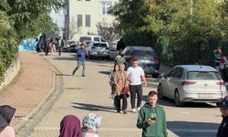 Okul girişinde bıçaklı saldırı! Yaralı öğrenciler var
