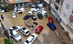 Onlarca araç üst üste yığıldı, mahalleli yetkili bekliyor!