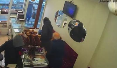 Diyarbakır’da silahla kuyumcu soygunu kamerada!