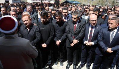 Kahramanmaraş’ta kahraman öğretmene gözyaşlarıyla veda: Öğrencileri için canını feda etti