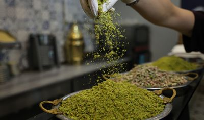 Tatlıcılarda yoğunluk başladı, uzmanından ’ucuz tatlı’ uyarısı geldi