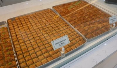 Baklava alırken kutuya para ödememek isteyenlere ‘Dara’ uyarısı
