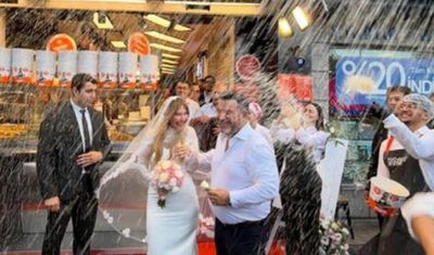 Evlendi, sözünü tuttu! Midyeci Ahmet 1693 kişiyi ağırlayacak