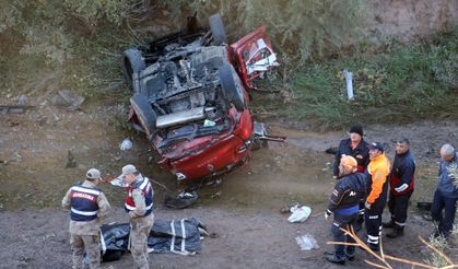 Sivas'ın Şarkışla ilçesinde feci trafik kazaı! 2 ölü 6 yaralı