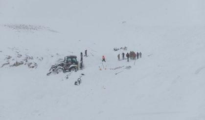 Van'da ikinci çığ faciası... Olay yerinden kareler!