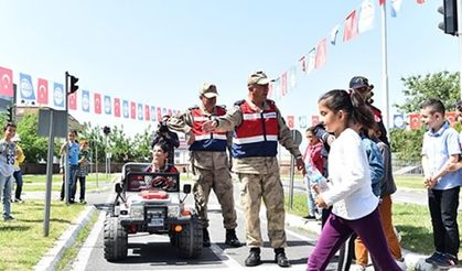 Başkan Okay, Trafik haftası etkinliği düzenledi