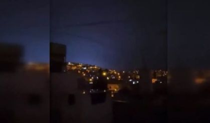 Deprem anından yeni görüntü! Gizemli ışık merak uyandırıyor