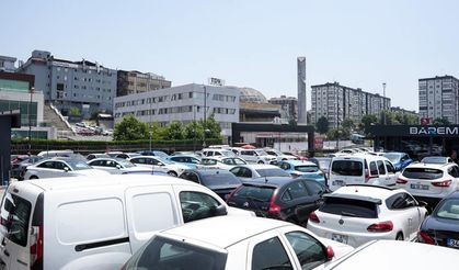 Fiyatlar geriledi! İkinci el araç piyasası eski bayramlarını arıyor