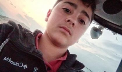 Ağaca çarpan motosiklet 2 genci hayattan kopardı