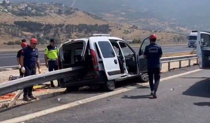Bariyerler aracı delip geçti, 2 Kişi hayatını kaybetti
