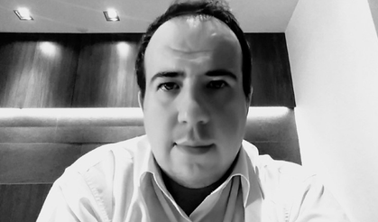 Yangın iki kardeşi ayırdı