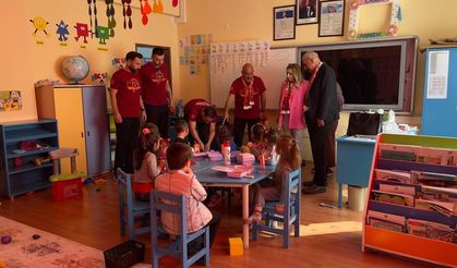 Çocukların yüzü ultrAslan’la güldü!