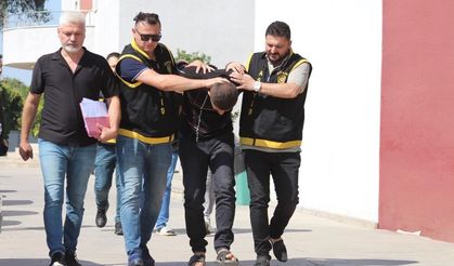 Motosikletle kapkaç yaptılar yakalanıp tutuklandılar