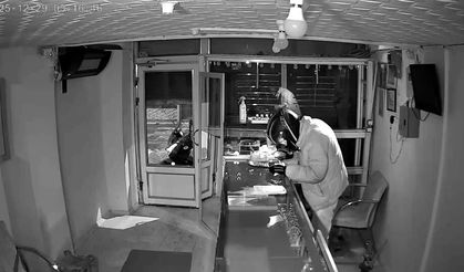 Motosikletle geldi, kuyumcuyu soydu: 5-6 kilo altınla kaçtı