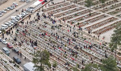 Üç yıl geçti, Acı dinmedi: Binler kapıçam’a koştu