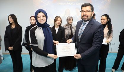 Dulkadiroğlu’nda gençler konuştu, Salon ayakta alkışladı