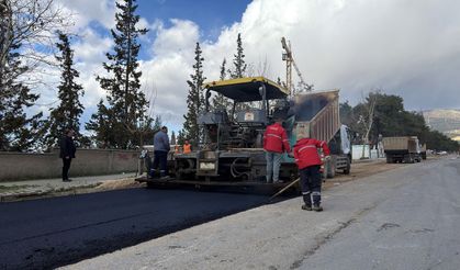 Dulkadiroğlu’nda sıcak asfaltla yol yenileme başladı