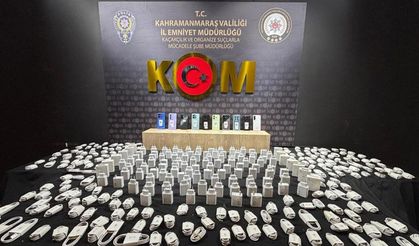 Kahramanmaraş'ta KOM’dan peş peşe baskın! Kaçak telefon ve 11 bin makaron yakalandı