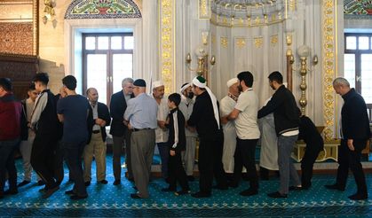 Başkan Görgel Abdülhamid Han Camii’nde vatandaşlarla buluştu