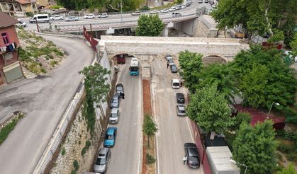 Tarihi Köprüde çalışma bitti: Kanlıdere trafiğe açıldı