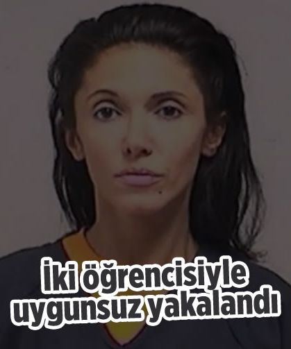 İki öğrencisiyle uygunsuz yakalandı