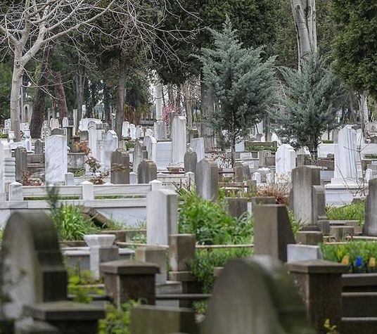 'Çok ölü var' diyerek mezarlığa ambulans istedi!