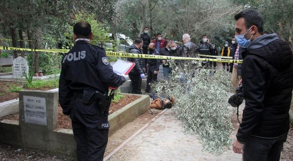 Adana'da dehşete düşüren olay! Babasının mezarı başında ölü bulundu