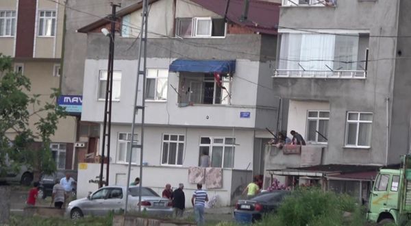 Samsun'da çatıdan düşen 1 kişi öldü, 1 kişi ağır yaralandı