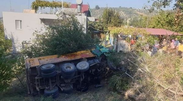 Osmaniye'de virajı alamayan kamyonun uçuruma yuvarlanması sonucu 1 kişi ağır yaralandı