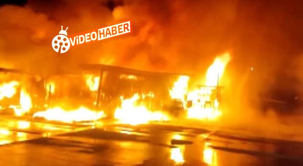Faciaya ramak kala! Kahramanmaraş'ta yangın benzin istasyonuna sıçramadan söndürüldü