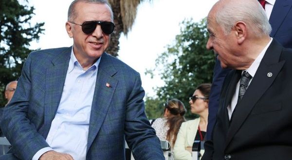 Cumhurbaşkanı Erdoğan’ın gözlüğü gündeme bomba gibi düştü! İşte fiyatı