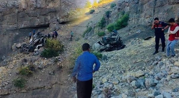 Kahramanmaraş'ta kamyonet uçuruma yuvarlandı: 1 ölü, 2 yaralı