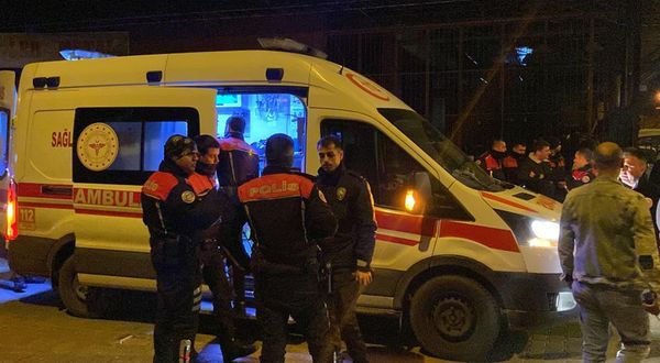 Şüpheli otomobili durdururken ticari araç ayağını ezdi!