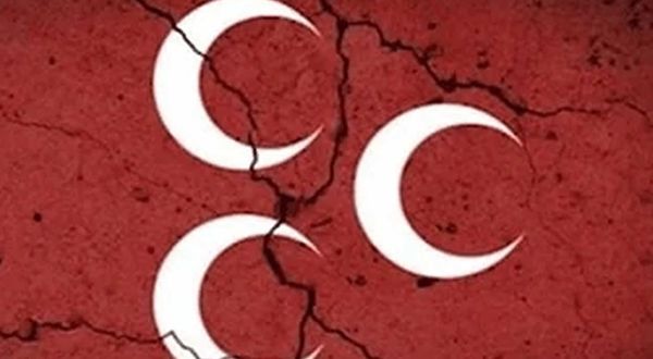MHP'de 5 ilçe başkanı ile 6 il yöneticisi istifa etti