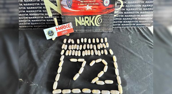 Bir kişinin midesinden çıkanlar hayrete düşürdü: 76 paket!